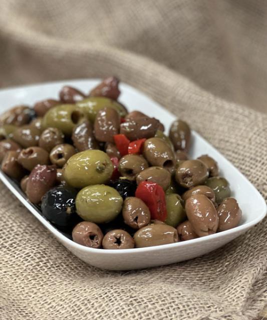 Vürtsikas oliivide segu 
