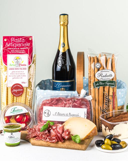 Medio gourmet box with L'Ormarins sparkling wine