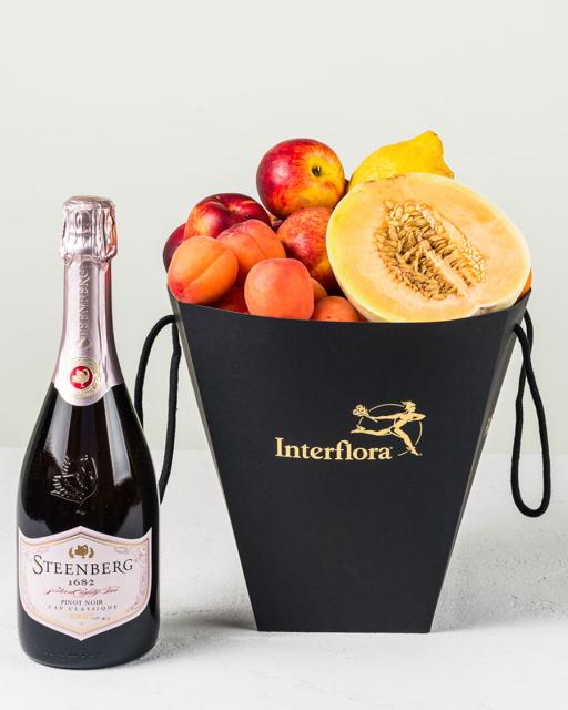 Frutta italiana – Italian fruit box with Steenberg Pinot Noir Rosé sparkling wine