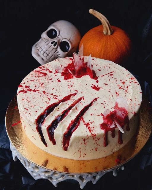 Blood velvet cake